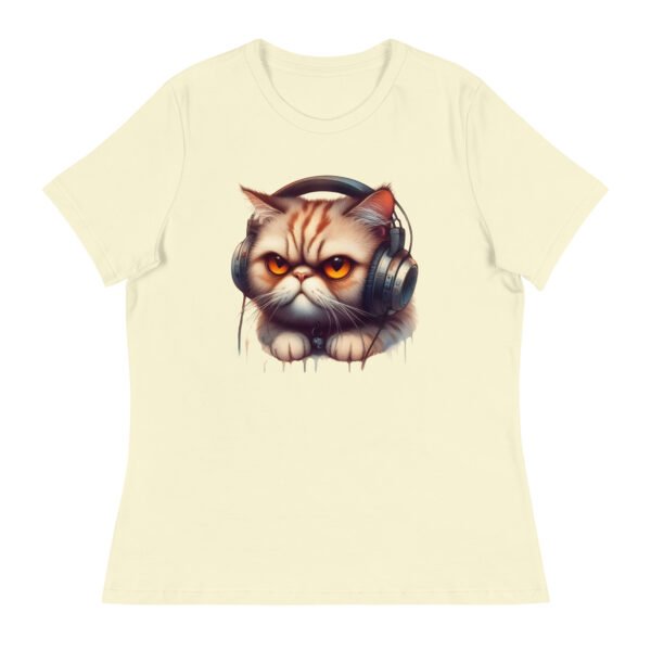 Women's Relaxed T-Shirt (Beautiful Cat with head phone)