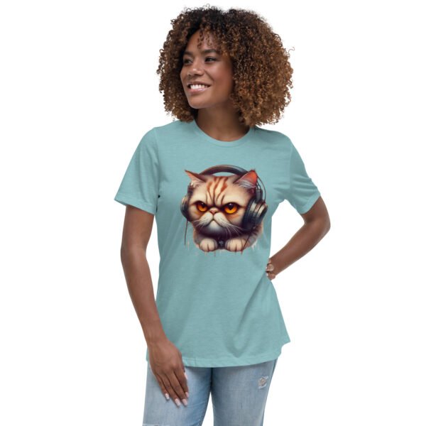 Women's Relaxed T-Shirt (Beautiful Cat with head phone)
