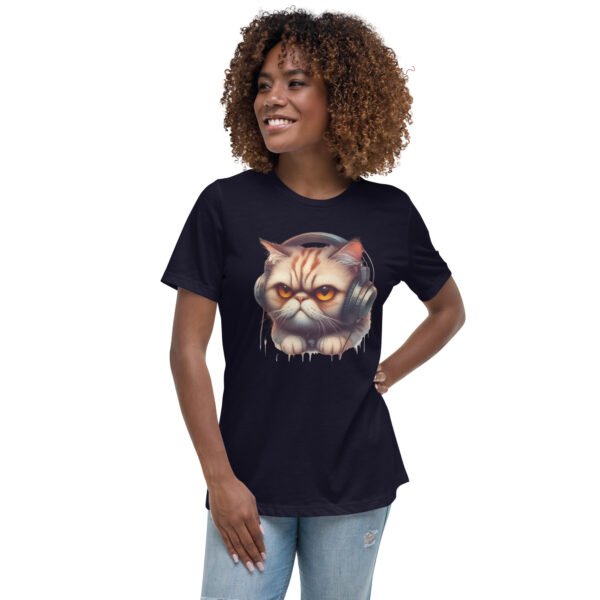 Women's Relaxed T-Shirt (Beautiful Cat with head phone)
