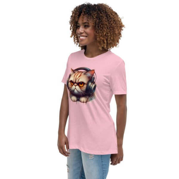 Women's Relaxed T-Shirt (Beautiful Cat with head phone)
