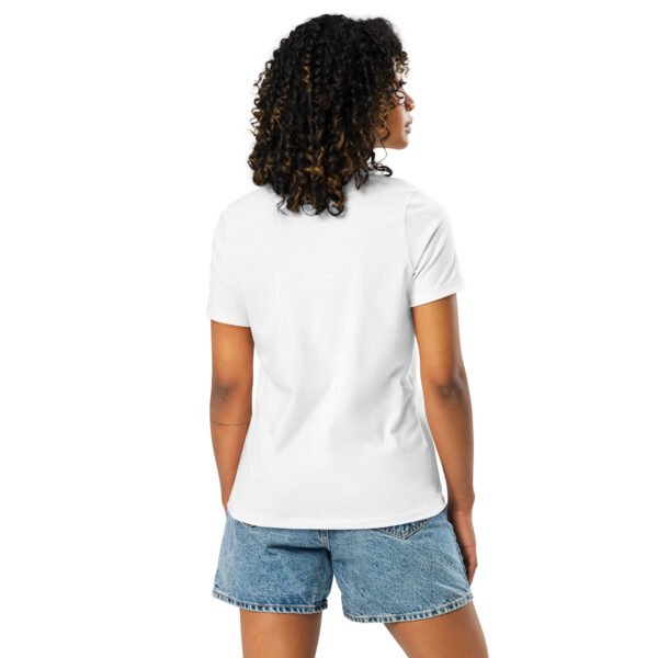Women's Relaxed T-Shirt (Beautiful Cat with head phone)