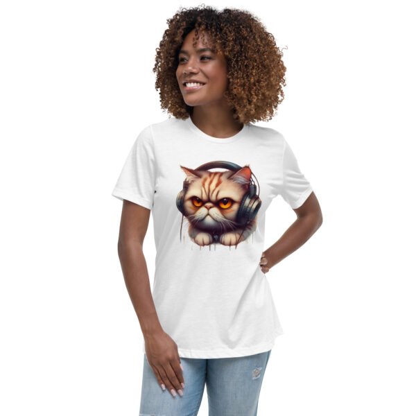 Women's Relaxed T-Shirt (Beautiful Cat with head phone)
